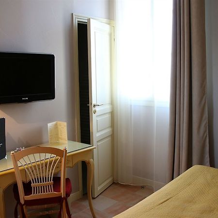 Hotel And Restaurant L Arena Frejus Luaran gambar